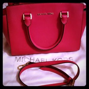Michale Kors Tote handbag with strap